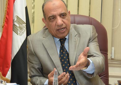الدكتور محمود عصمت رئيس الشركة القابضة للمطارات